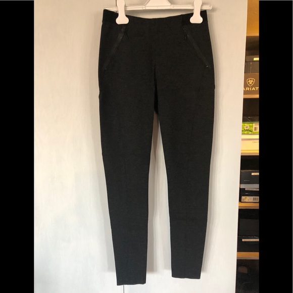 Elie Tahari Pants - Grey wool blend leggings with zipper pockets Elie Tahari Pants - Grey wool blend leggings with zipper pockets